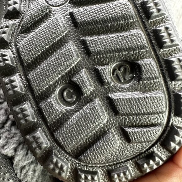 CROCS Classic Blitzen IV Kids size 12 Black Fleece Lined Clogs - Picture 9 of 9